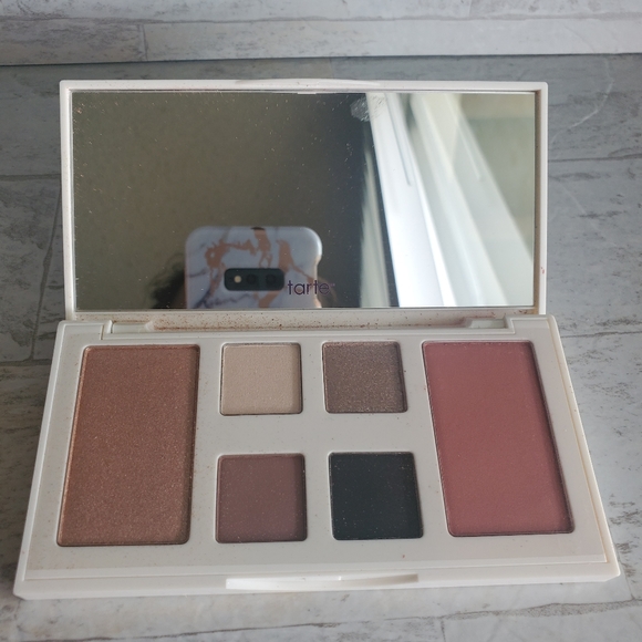 New tarte Eyeshadow and Blush Palette - Picture 3 of 5